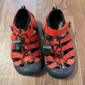 Keen Toddler Sandals Size 10 Toddler Red Black Summer Strappy Fisherman
